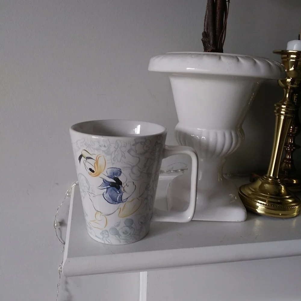 Walt Disney‎ store Donald Duck Sketches coffee mug